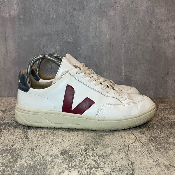 Veja V-10 Leather Sneakers Women's sz 10 - Picture 1 of 8